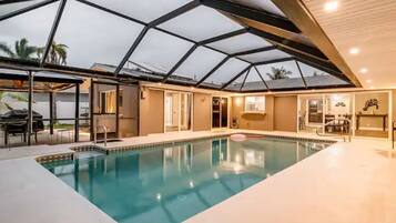 Piscine extérieure, piscine chauffée