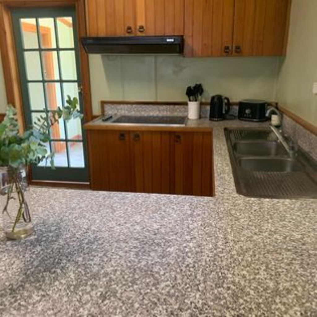 Boutique Country Style Cottage Close to Town