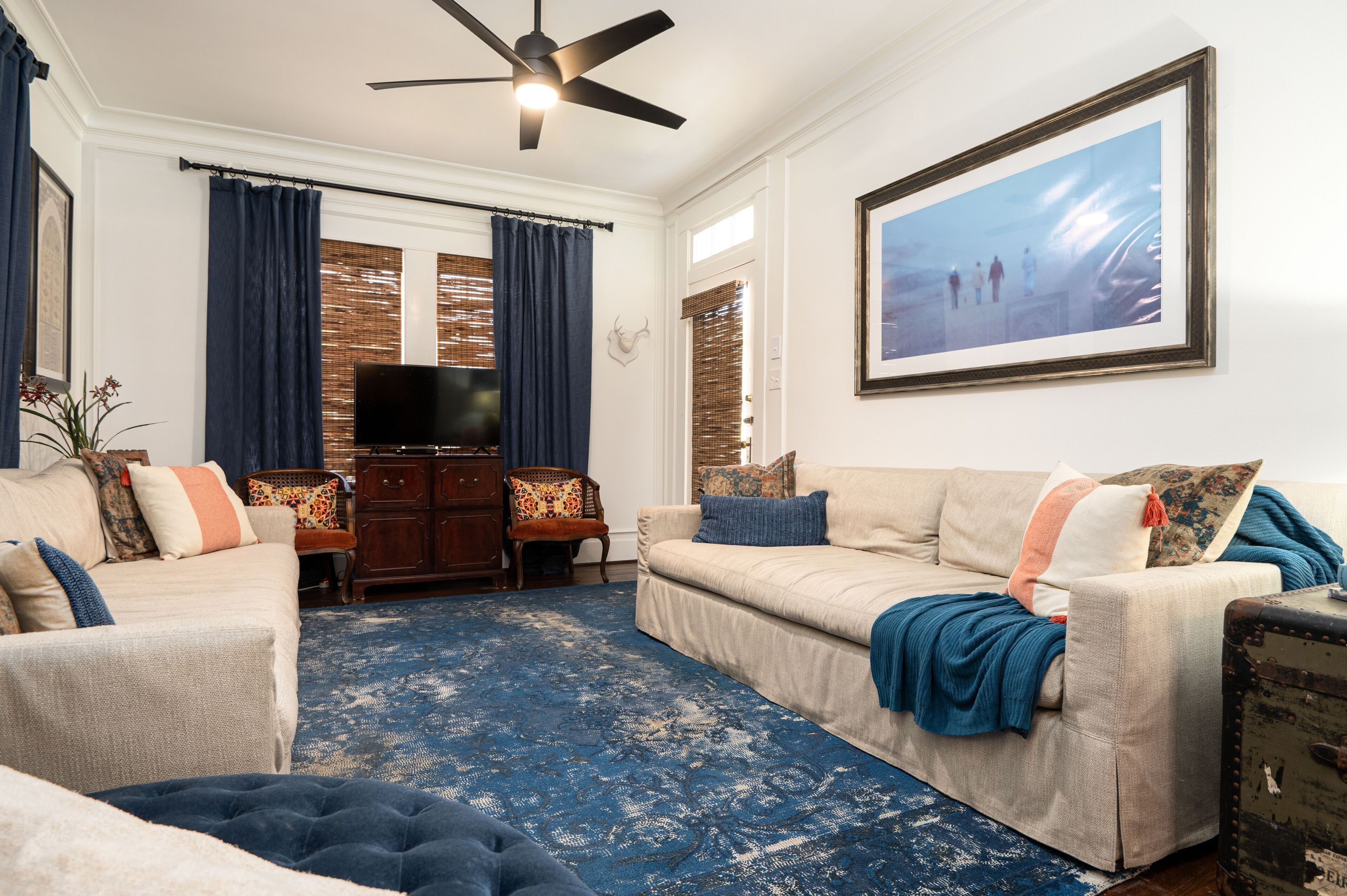 Beautiful Bungalow walking distance to Seawall and Pleasure Pier