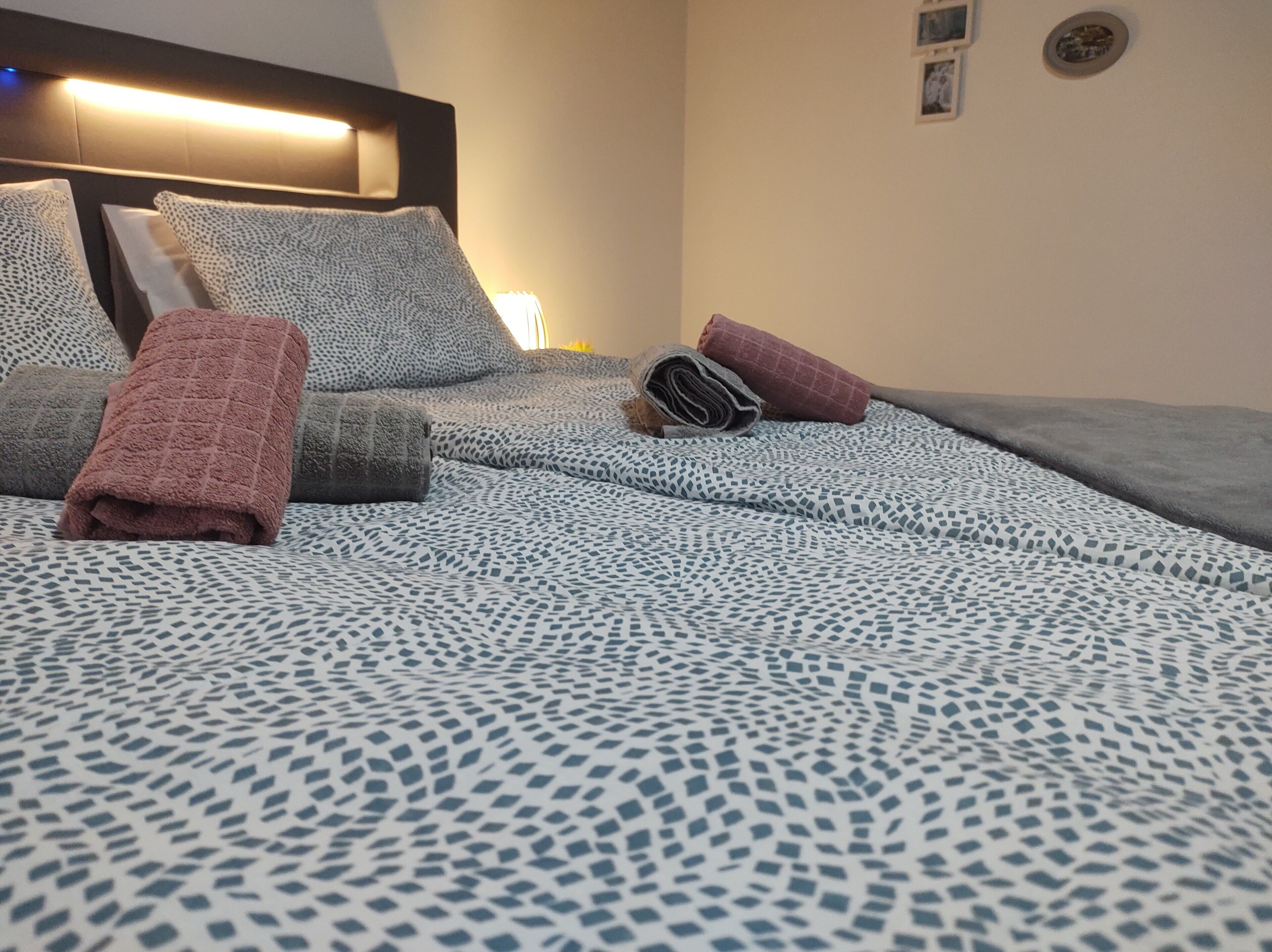 1 soveværelse, strygejern/strygebræt, internetforbindelse, sengetøj