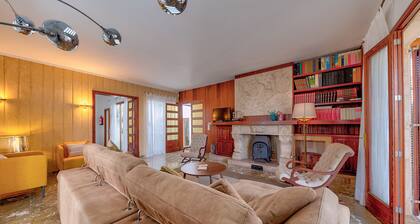 VILLA 8 PEOPLE 4 BEDROOMS NEAR BEACH AIR CONDITIONING