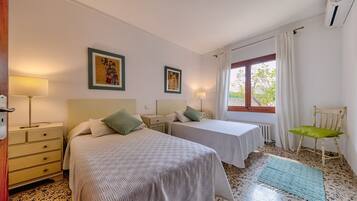 4 Schlafzimmer, Zimmersafe, Bügeleisen/Bügelbrett, kostenloses WLAN