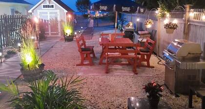 BEACHFRONT 1BR WATERVIEWS WITH DECK PRIVATE BEACH