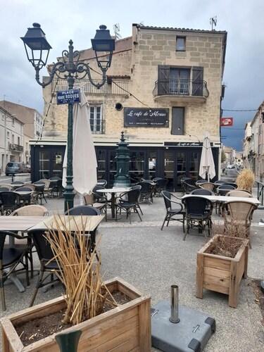 In the heart of Meze, apartment 2 BEDROOMS, AIR CONDITIONED, sleeps 4.