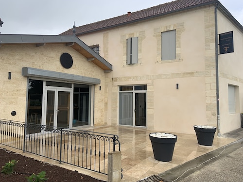 Stopover gîte at the foot of St EMILION