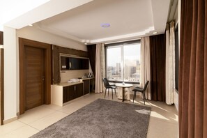 Télévision à écran plat de 32 pouces avec chaînes thématiques