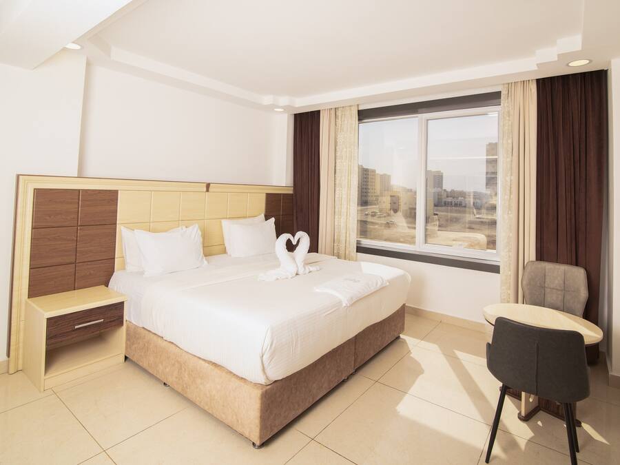 Standard Double Room, 1 King Bed, City View | Frette Italian sheets, premium bedding, in-room safe, soundproofing