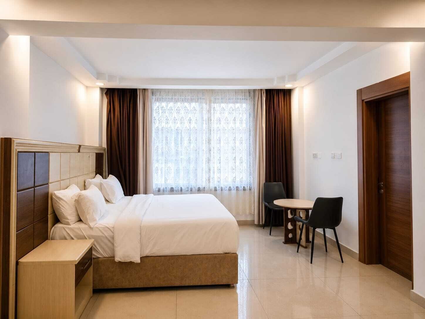 Standard Double Room, 1 King Bed, City View | Frette Italian sheets, premium bedding, in-room safe, soundproofing