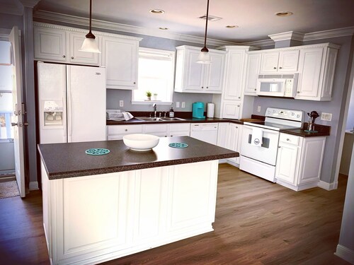 Lakelife Lodge - Lake front property