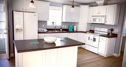 Lakelife Lodge - Lake front property