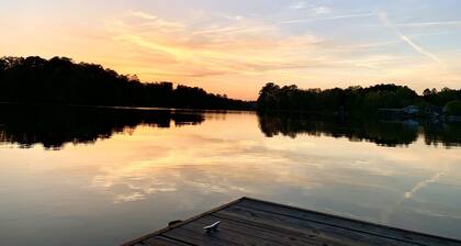 Lakelife Lodge - Lake front property