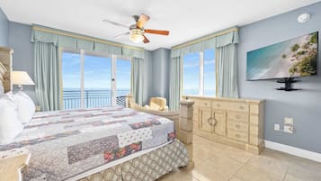 2 quartos, escrivaninha, ferros/tábuas de passar roupa, berço de viagem