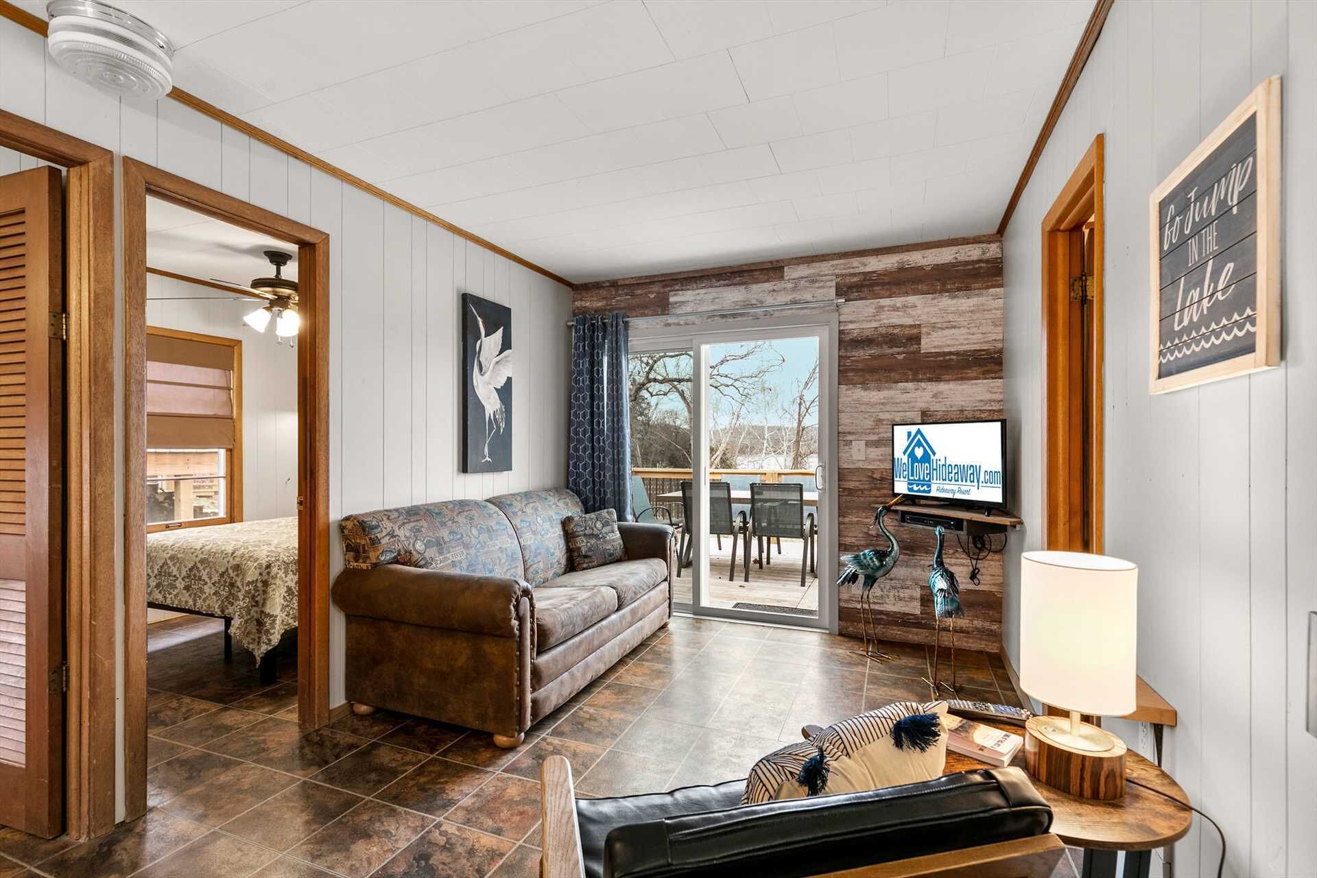 Blue Heron Cabin - Bring Your Boat, Enjoy The Swim Dock, Kayaks, Pool, and Views! | 8