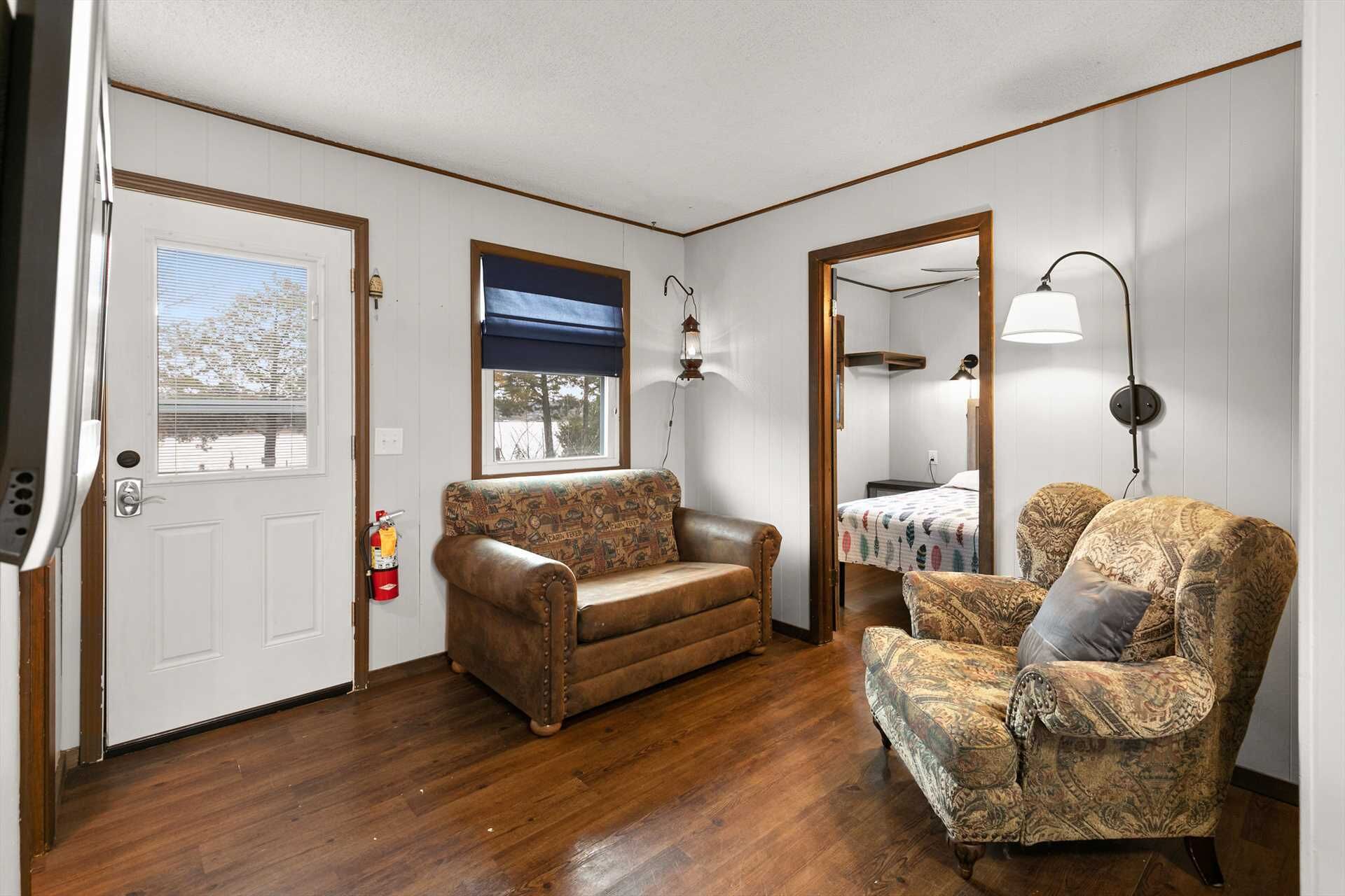 Crest View Cabin - Bring Your Boat, Enjoy The Swim Dock, Kayaks, Pool, and Views! | 9