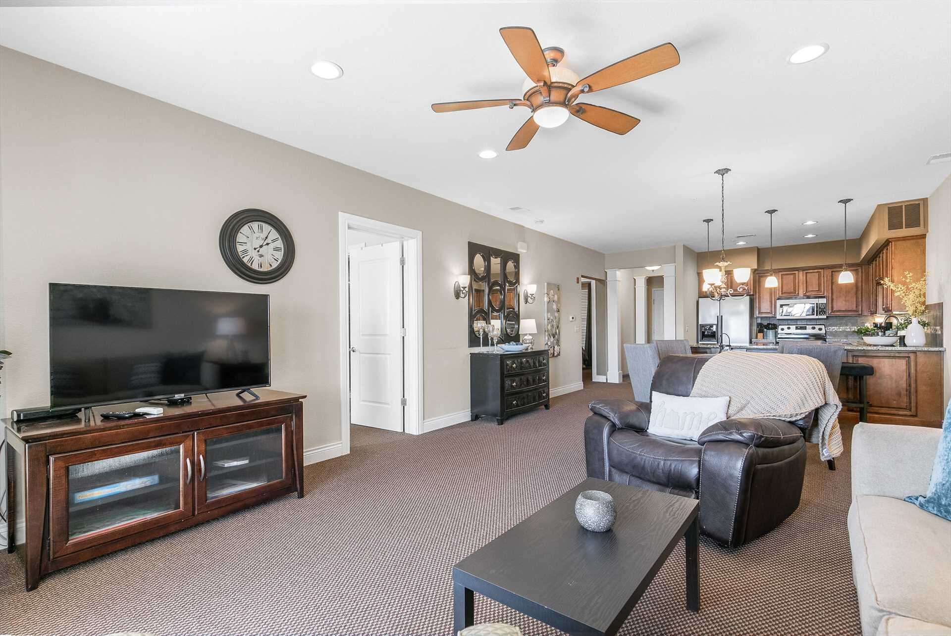 Huge 2 Bedroom Condo - Pets, Elevator, Close to Rec-Plex and Branson Hills | 1405