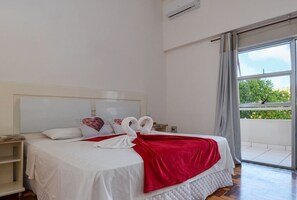 Deluxe Double or Twin Room | Desk, blackout drapes, soundproofing, iron/ironing board - Hotel Thermas Iraí (Irai)