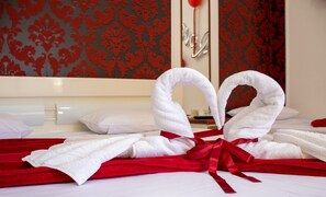 Deluxe Triple Room | Desk, blackout drapes, soundproofing, iron/ironing board - Hotel Thermas Iraí (Irai)