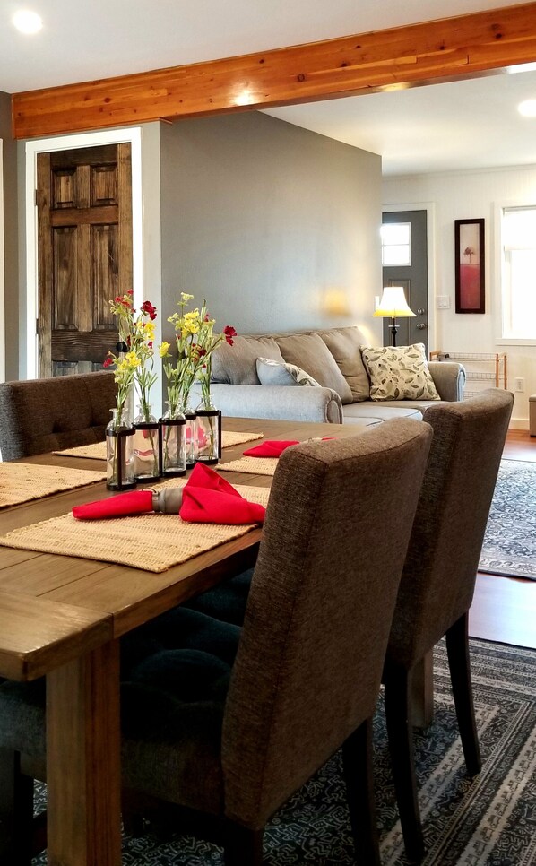 Interior - Cozy Cottage perfect for a couple or small family (Durango)