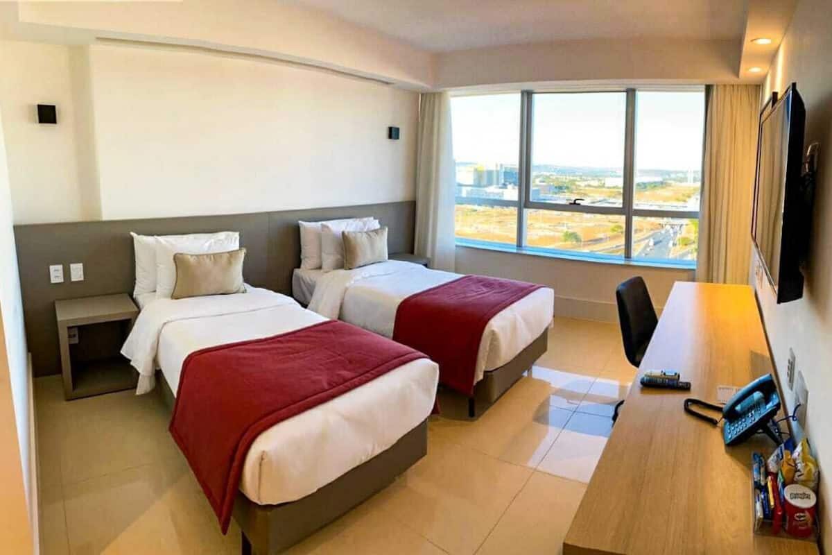 Executive Room, 2 Twin Beds, Non Smoking | Minibar, blackout drapes, bed sheets