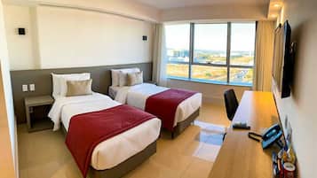 Executive Room, 2 Twin Beds, Non Smoking | Minibar, blackout drapes, bed sheets