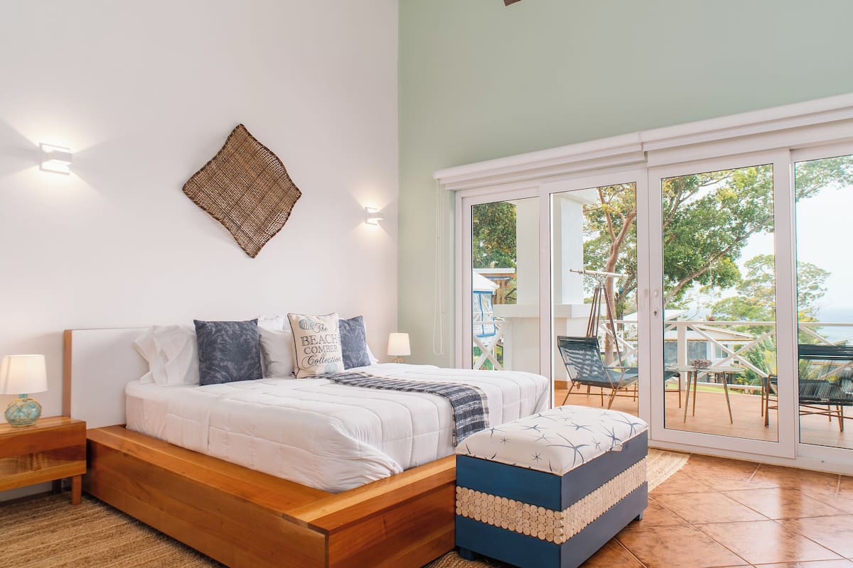 2 bedrooms, premium bedding, down duvets, in-room safe