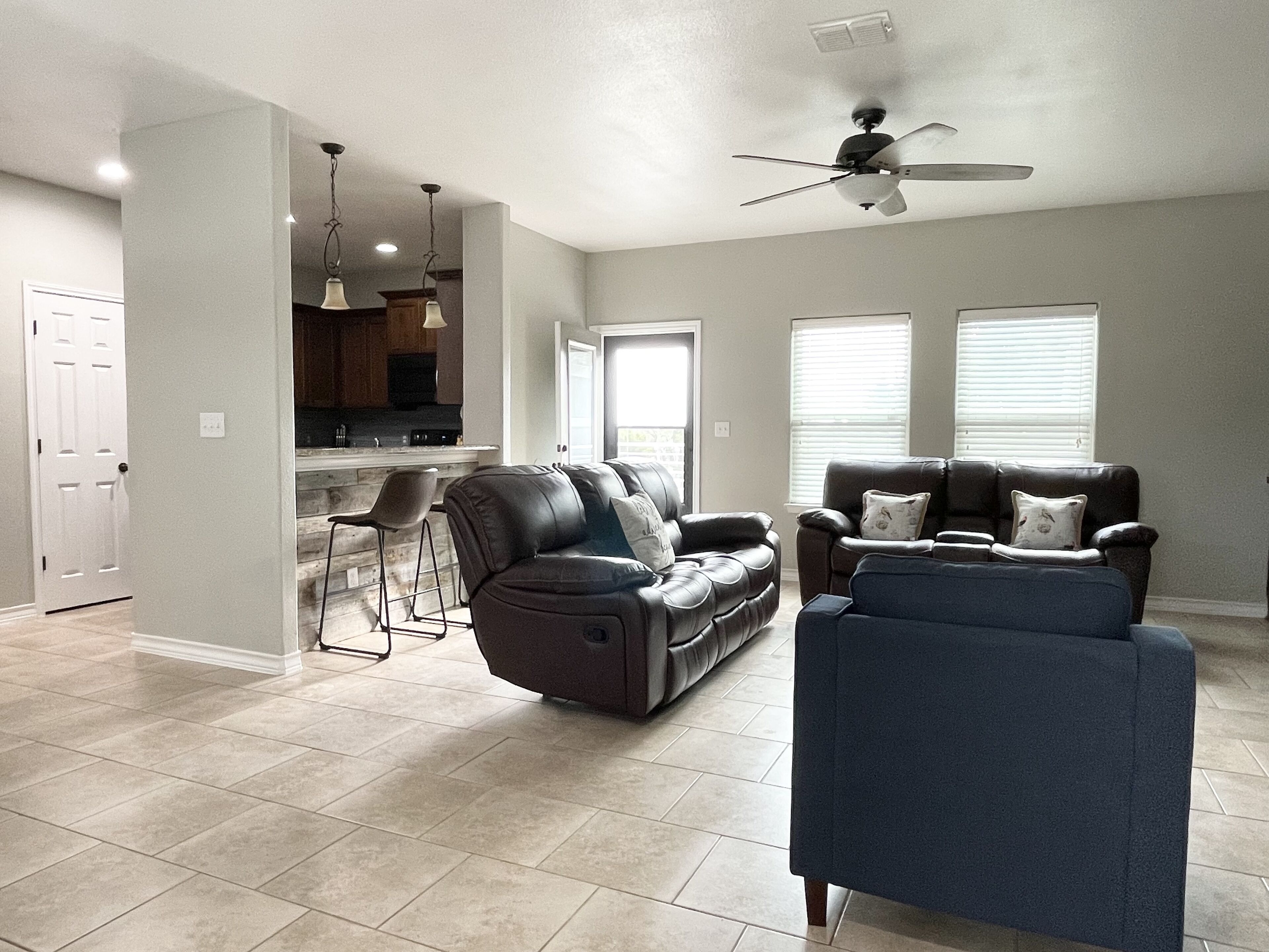 5 mi to Lake-Family +Pet Friendly Home