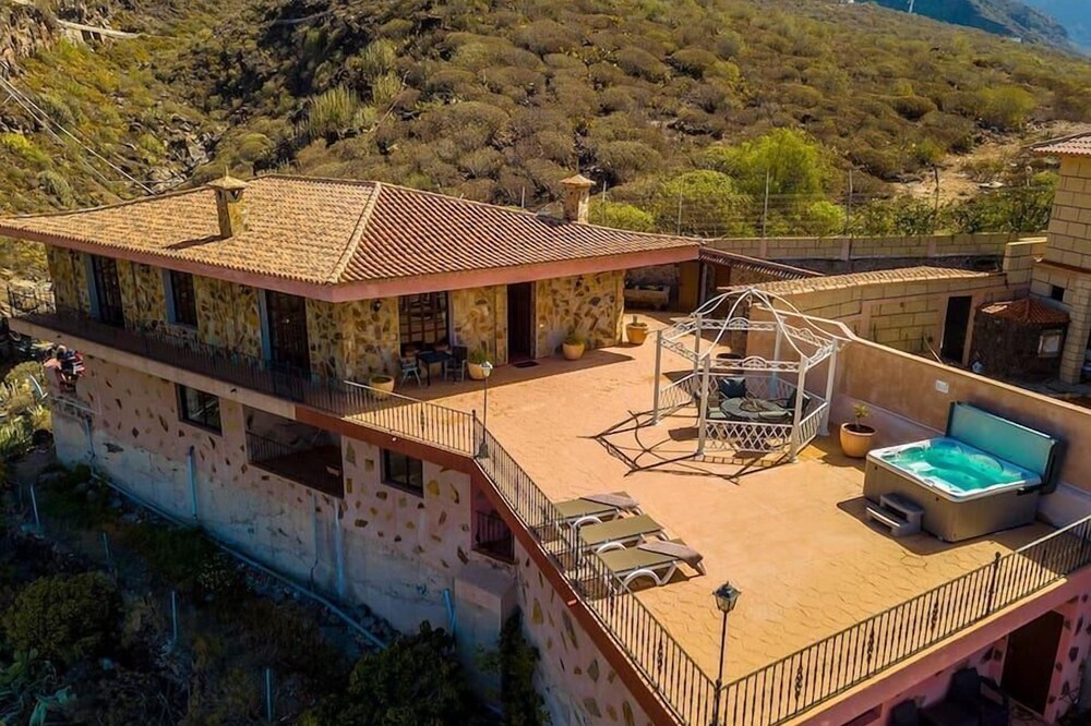 Holiday apartment Adeje for 1 - 4 persons with 2 bedrooms - Holiday house