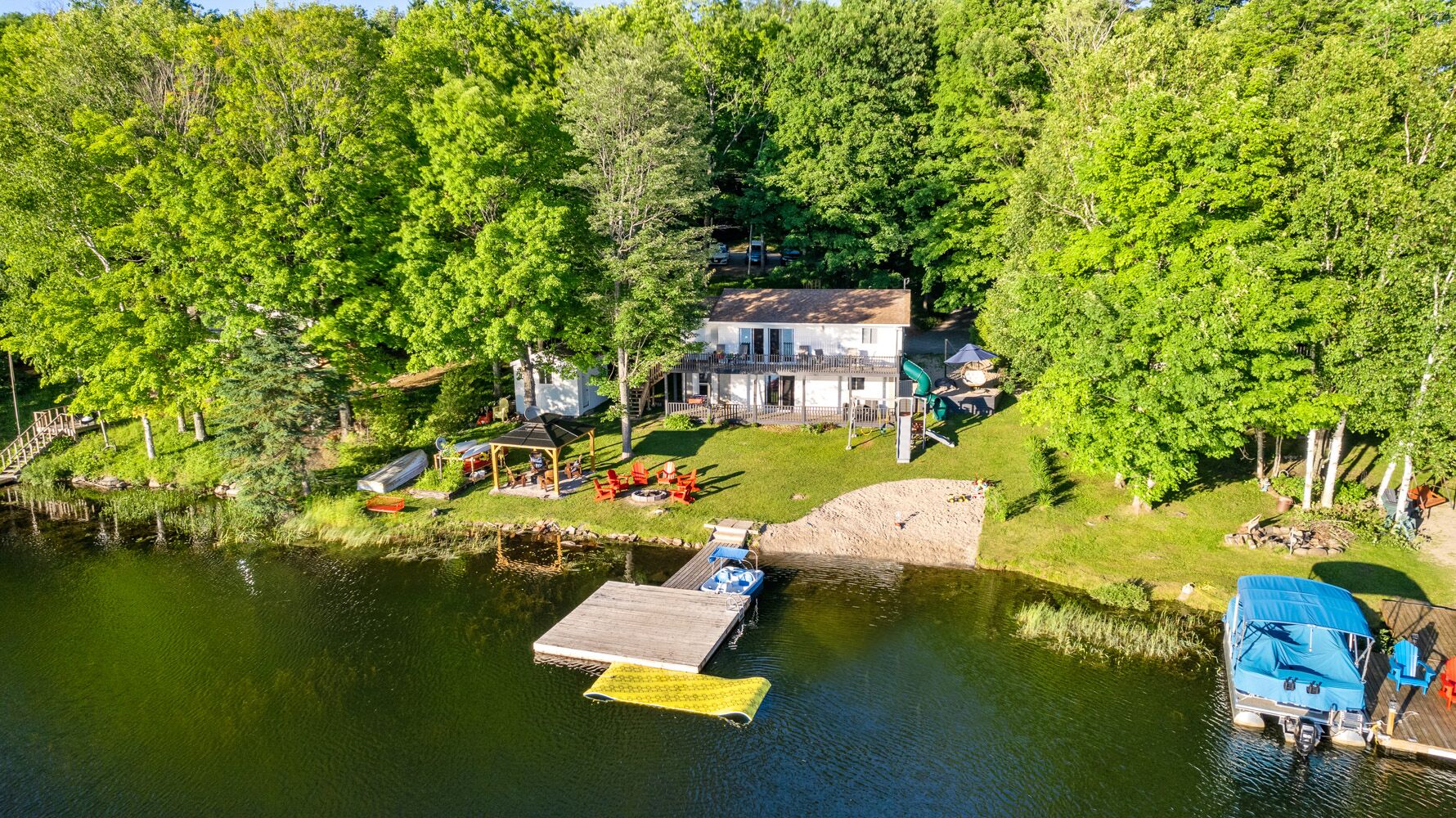 Stunning sunsets and family fun all year long // New Hot Tub & 200mbps Internet