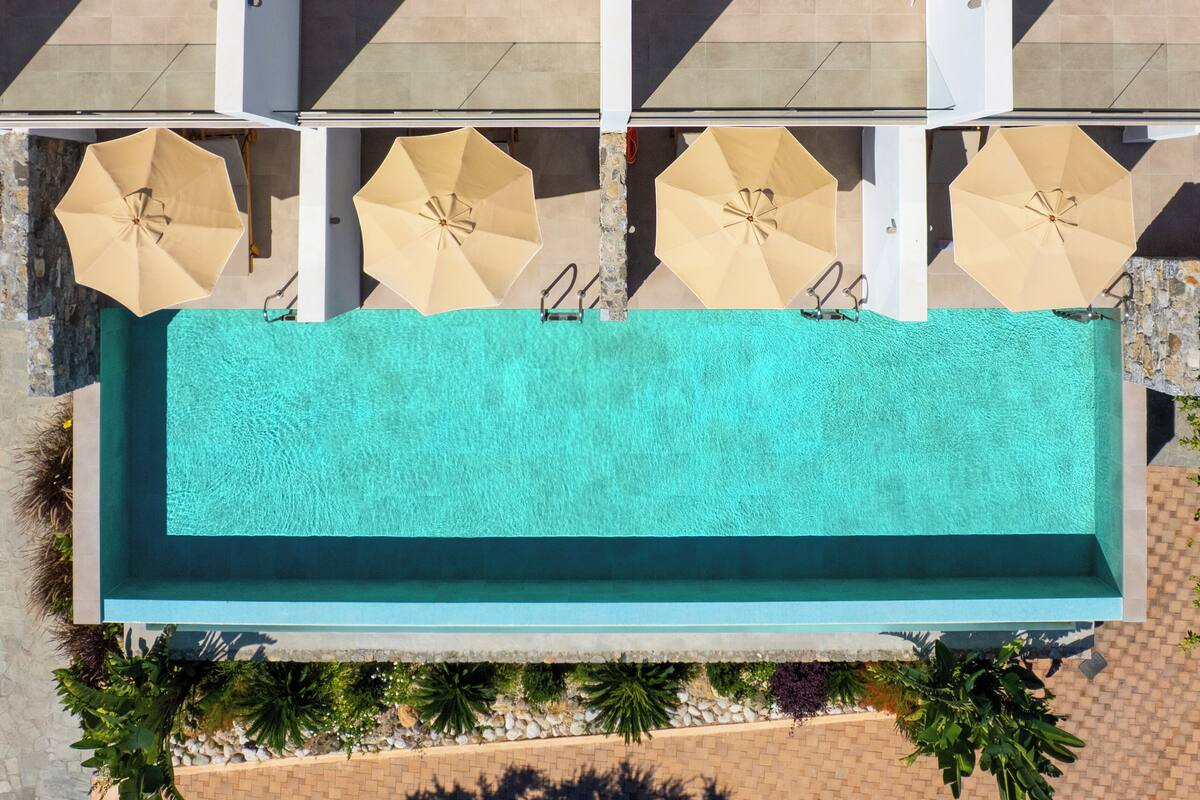 Luxury Studio Suite | 2 bedrooms, memory foam beds, free WiFi, bed sheets