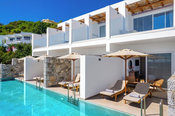 Luxury Studio Suite | Memory-foam beds, soundproofing, free WiFi, bed sheets - Johannes Boutique Apartments&Suites (Rhodes)