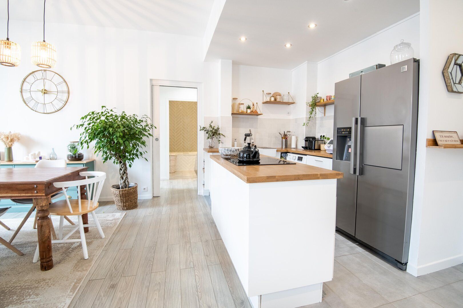 Réfrigérateur, micro-ondes, four, lave-vaisselle