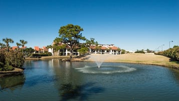 Een verwarmd zwembad