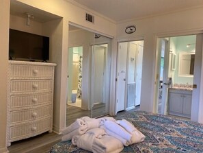 1 bedroom, desk, internet, wheelchair access