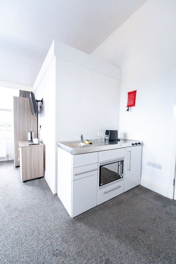 Basic Studio, Ensuite, Garden View