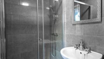 Basic Studio, Ensuite, Garden View | Bathroom