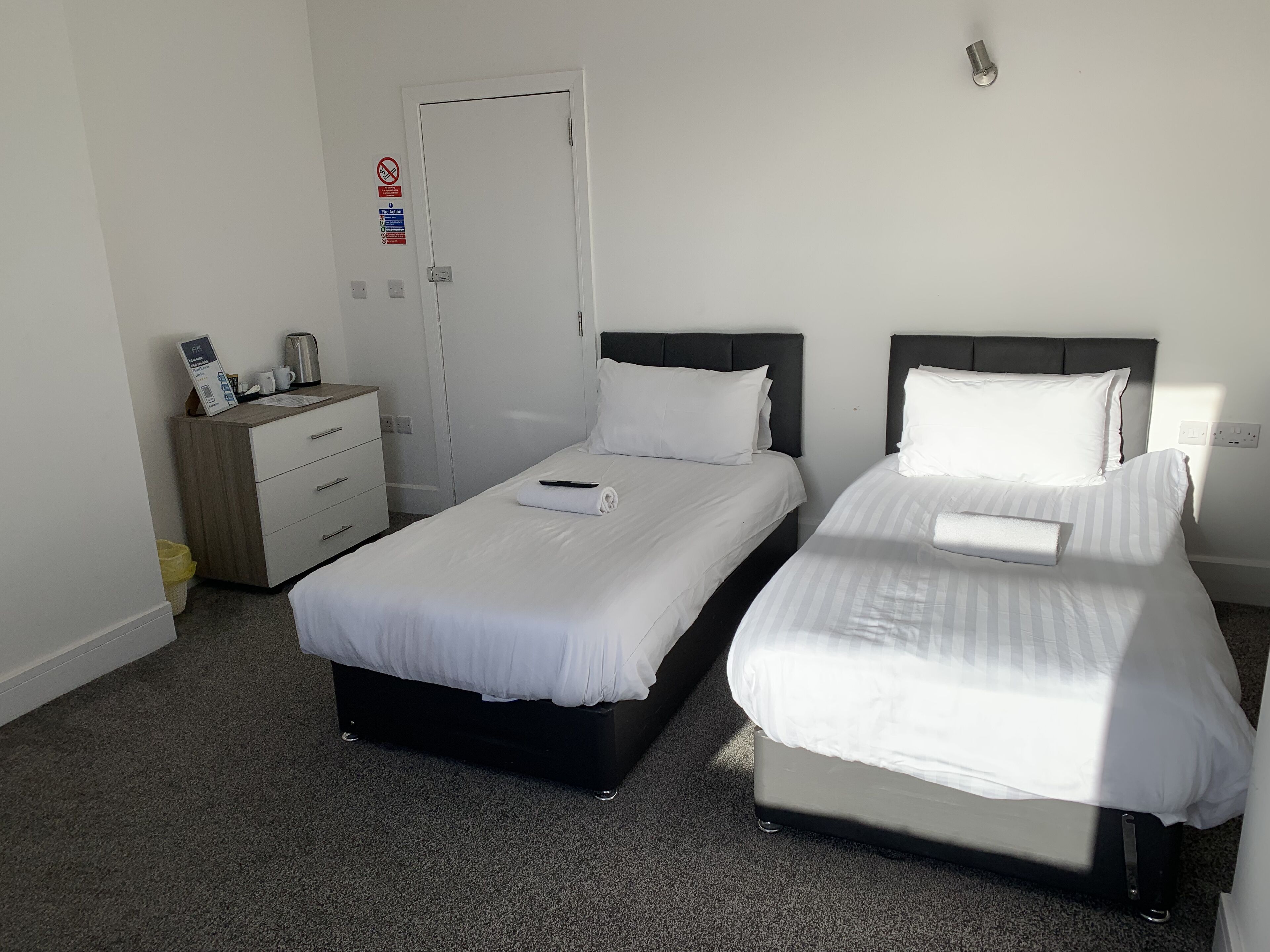 comfort double or twin room, ensuite, city view | soundproofing, wifi