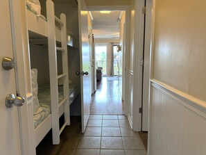 1 bedroom, desk, Internet, wheelchair access - Ocean View - Ocean Villas A343-Professionally Managed by HHB&T Vacation Rentals (Hilton Head Island)