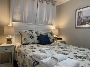 1 bedroom, desk, Internet, wheelchair access