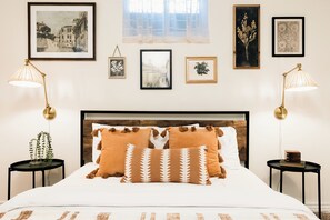 4 bedrooms, iron/ironing board, free WiFi, bed sheets