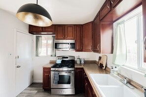 Fridge, microwave, oven, stovetop