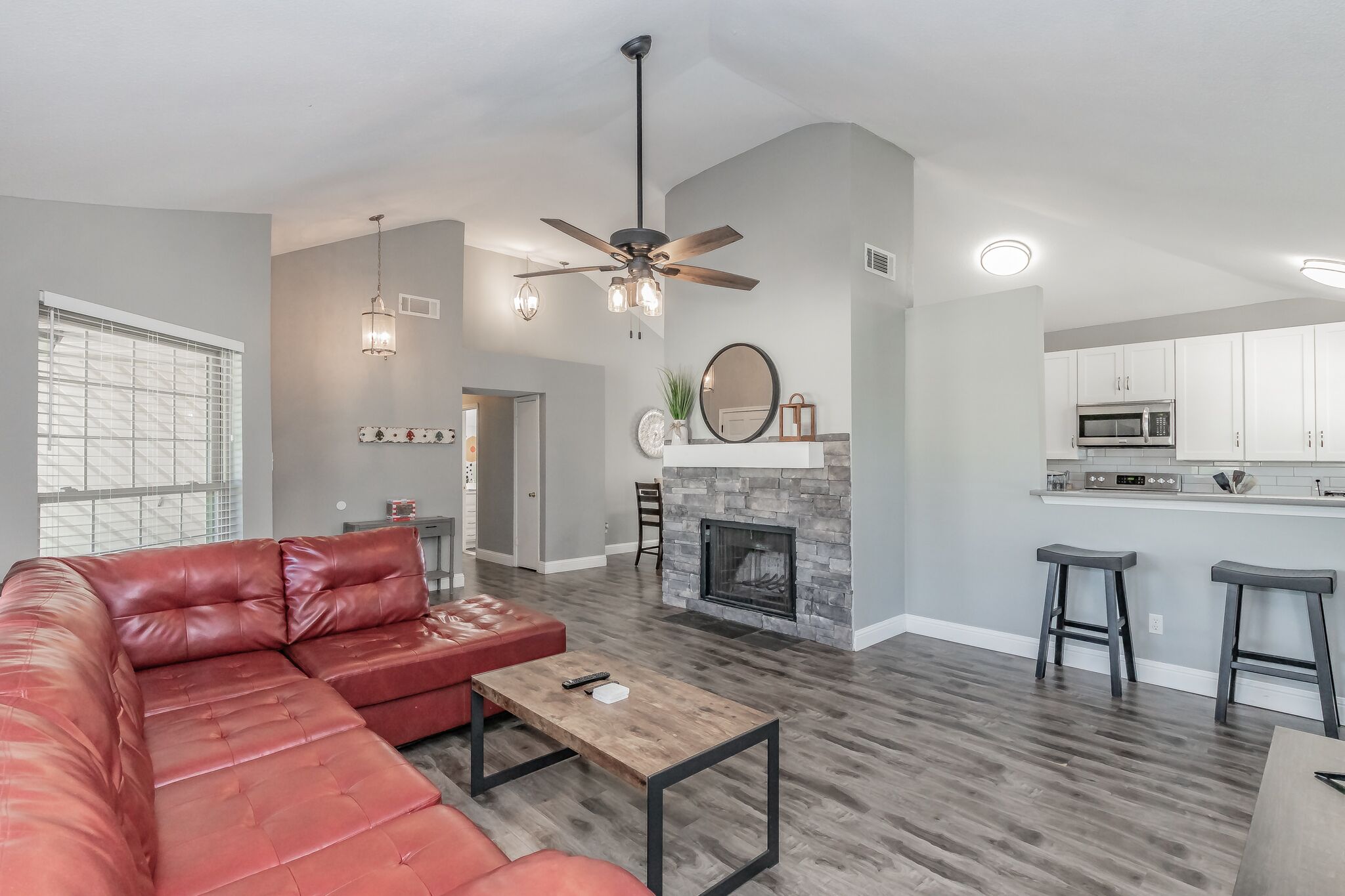 Updated 3/2 in a quiet neighborhood close to dining and shops