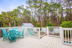 Outdoor dining - Blue Sky Cottage in Seagrove Beach (Santa Rosa Beach)