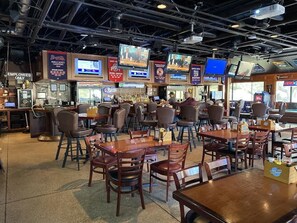 Bar (on property) - Ocean View - Admiral's Row 222 is brought to you by OSRP (Hilton Head Island)