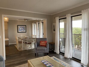 TV, DVD player - Ocean View - Admiral’s Row 420 is brought to you by OSRP (Hilton Head Island)