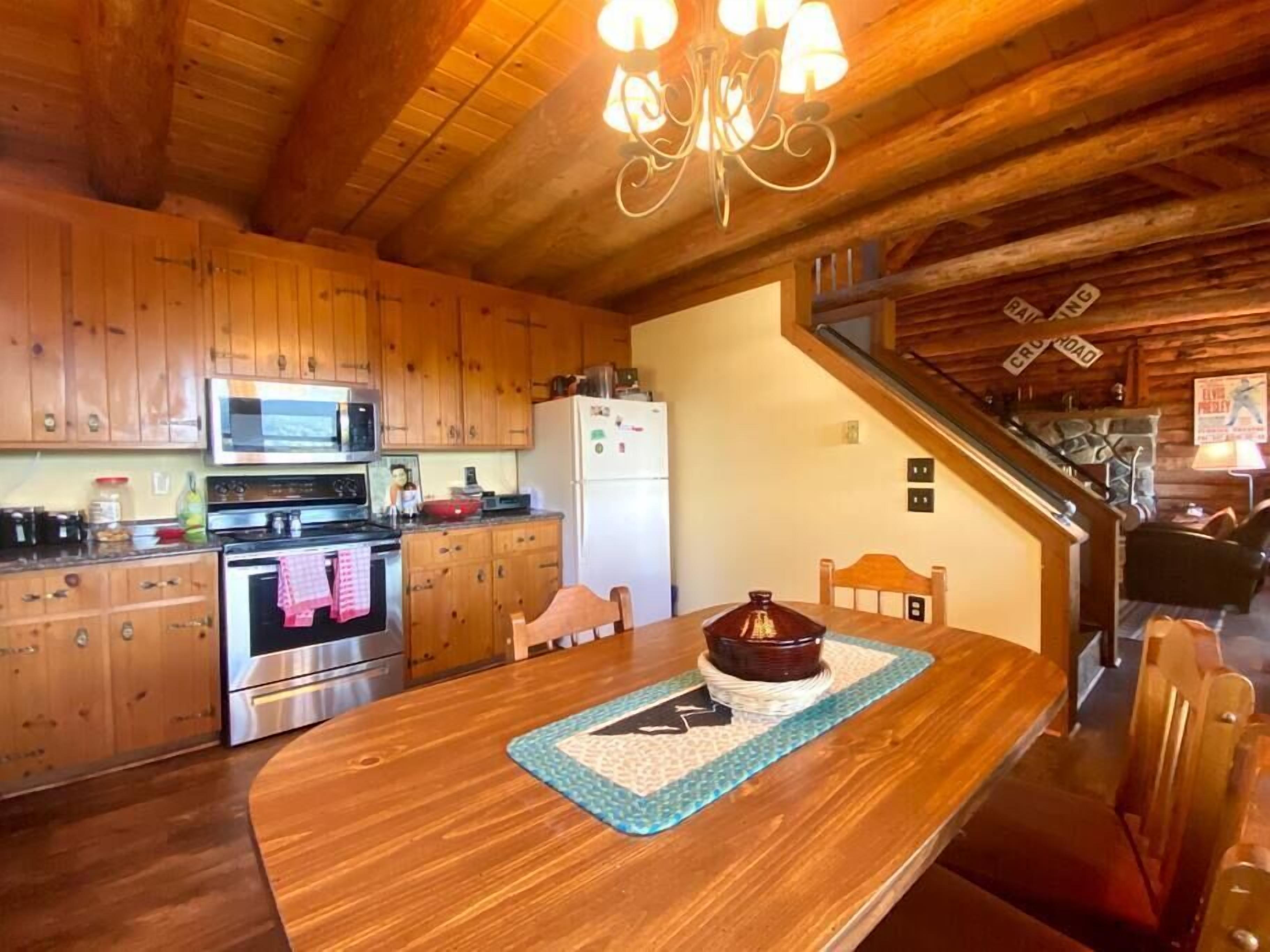 This cabin is a 2 bedroom(s), 1 bathrooms, located in Paw Paw, WV.