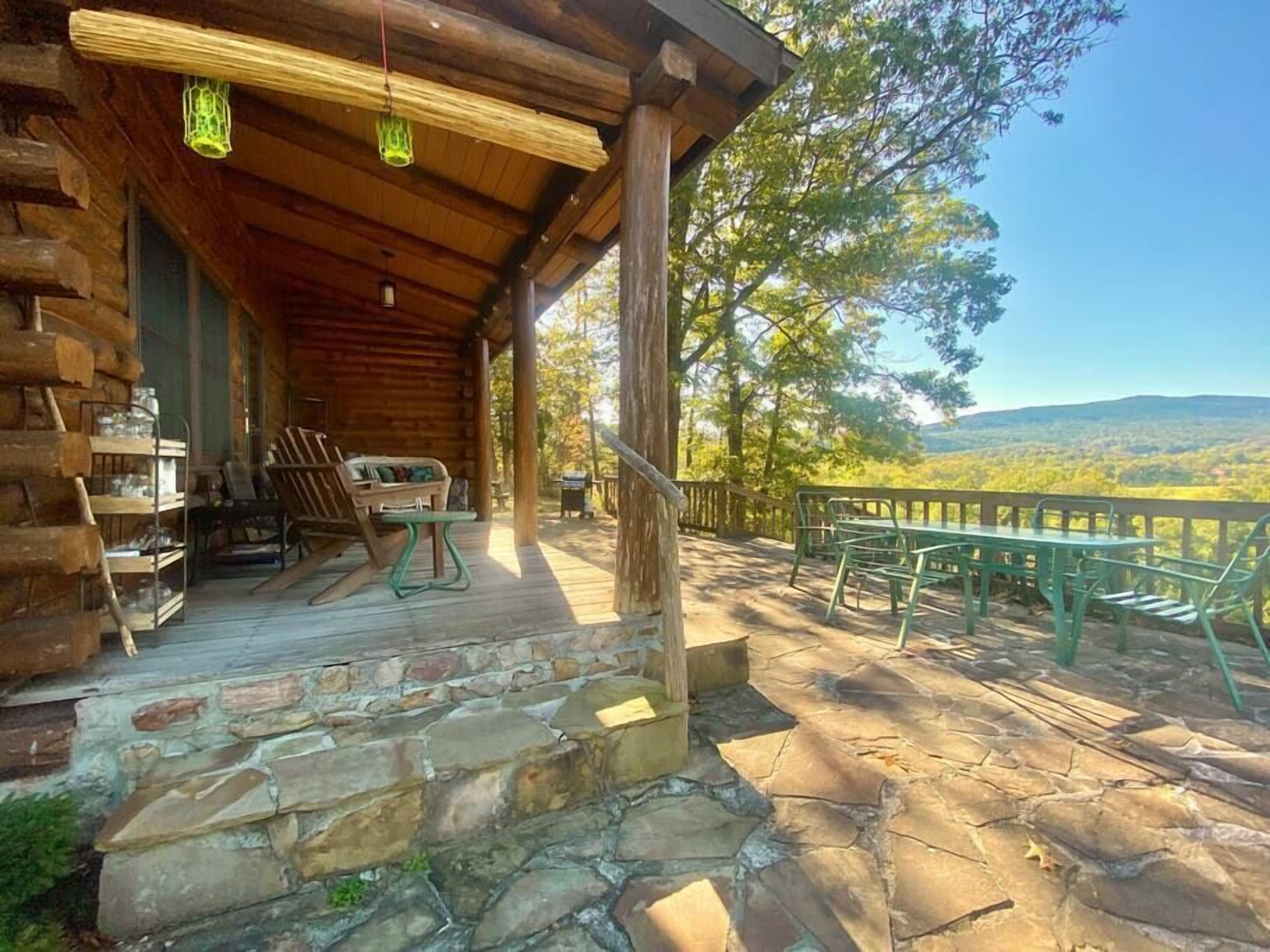 This cabin is a 2 bedroom(s), 1 bathrooms, located in Paw Paw, WV.