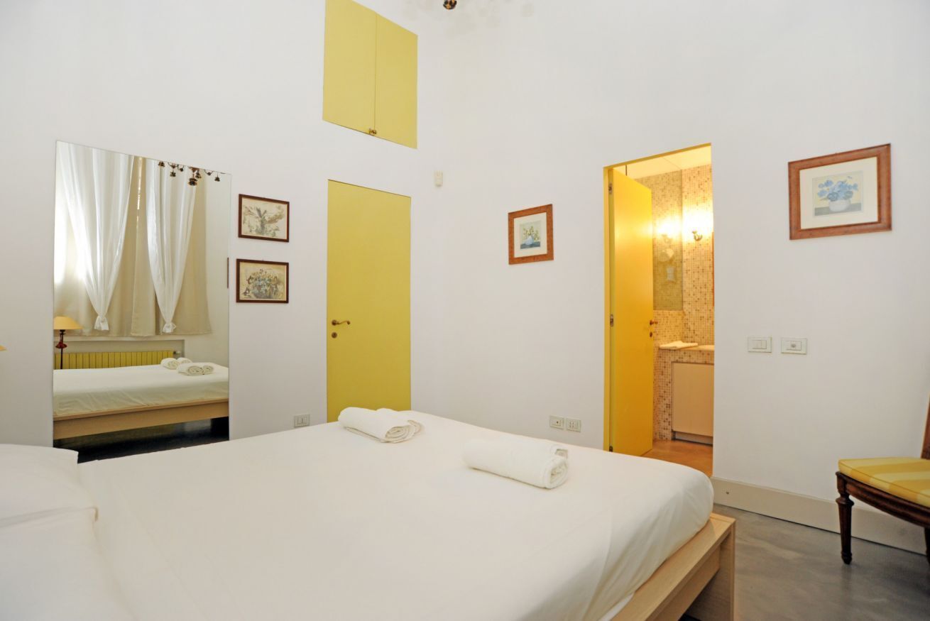 3 bedrooms, iron/ironing board, bed sheets