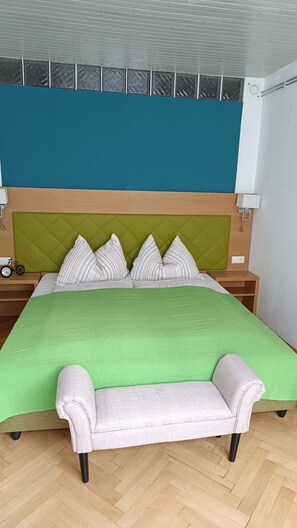 1 Schlafzimmer, schallisolierte Zimmer, Bügeleisen/Bügelbrett