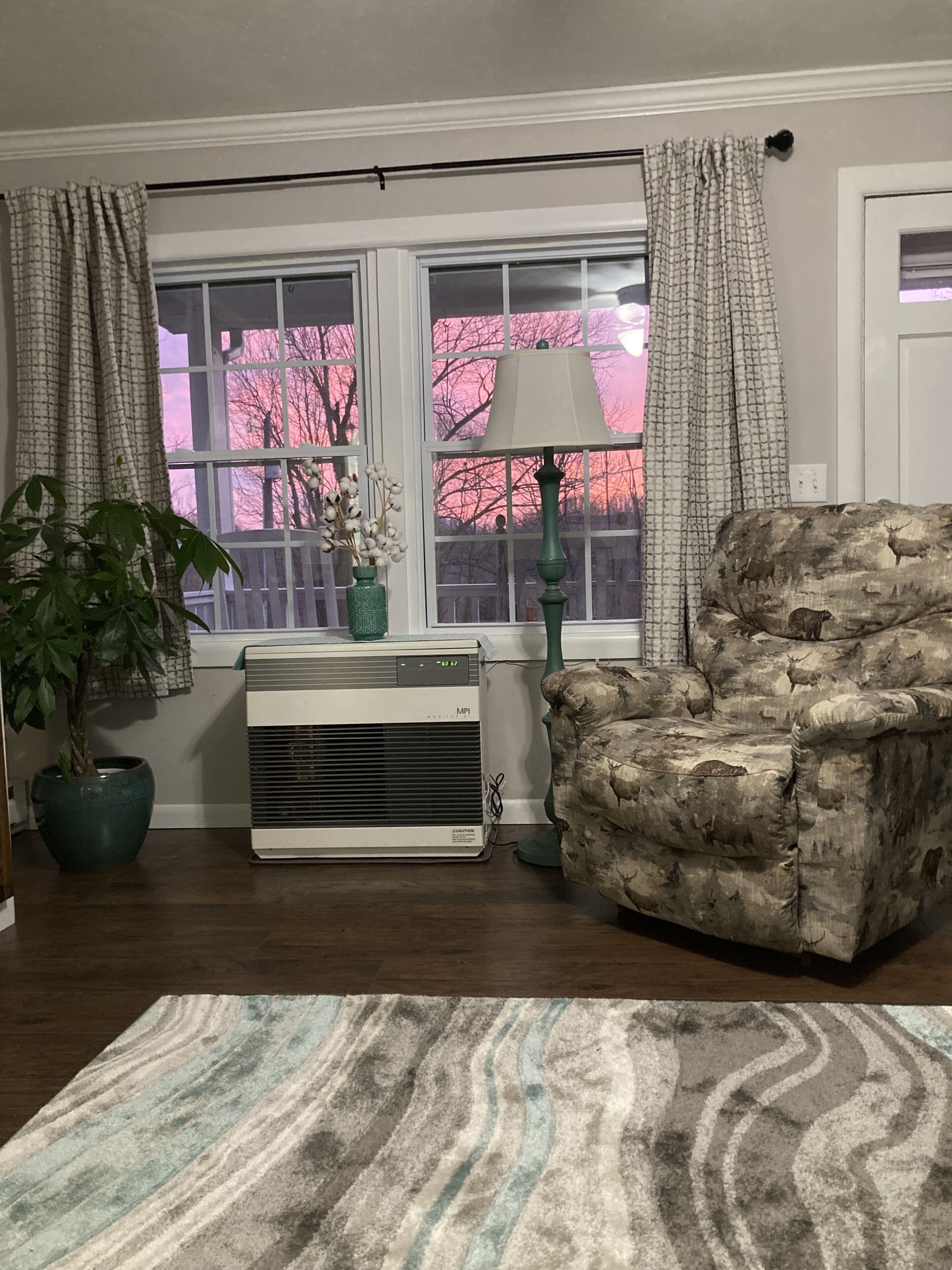 Newley remodeled modern farmhouse in a country setting. Quiet with views