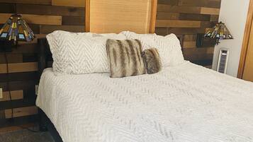 3 bedrooms, travel crib, free WiFi, bed sheets